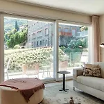 Apartman Casa Sofia - By Myhomeincomo